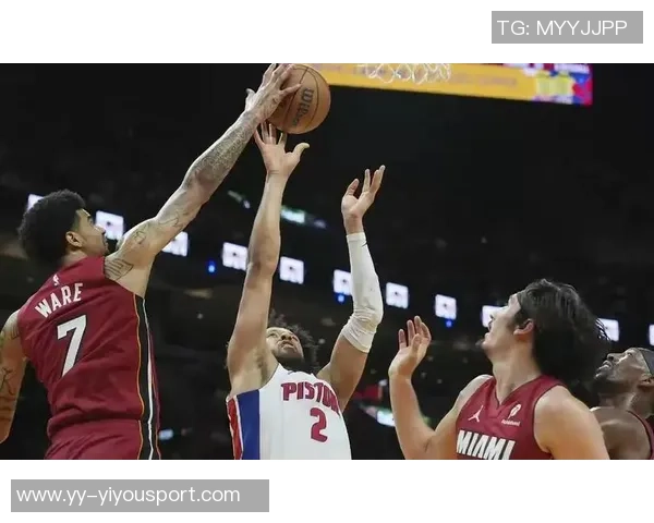 里德表现出色但仍需提升11投7中斩获18分7篮板2助攻1抢断1盖帽三分球命中率待加强